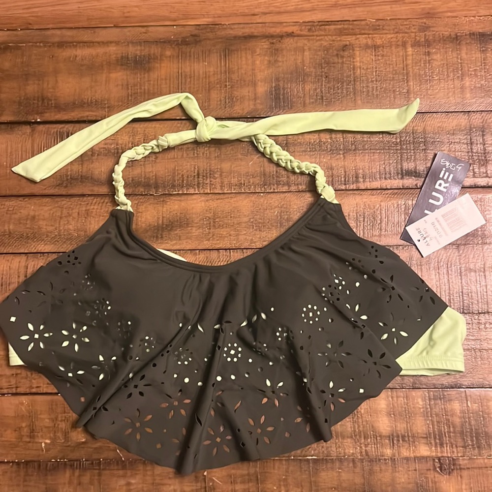 Women’s Allure Green Swim Top SZ 12/14 NWT